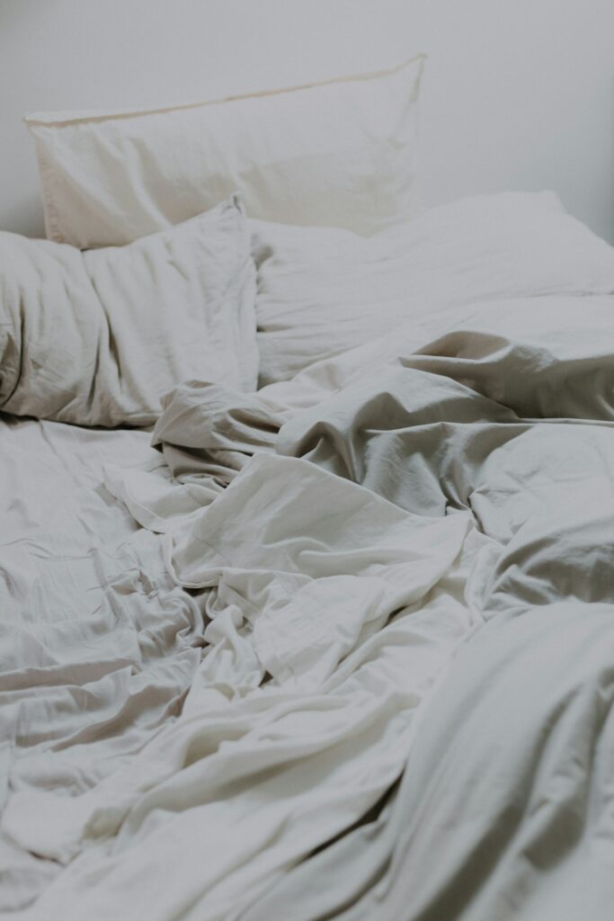 White pillows and bedding